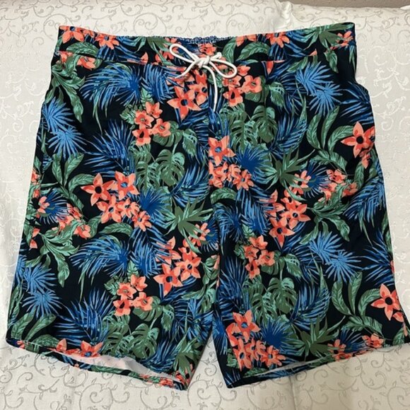 St. John's Bay Other - St. John's Bay Men's Board‎ Shorts Big and Tall. Size 2XLT. Men's Fashion